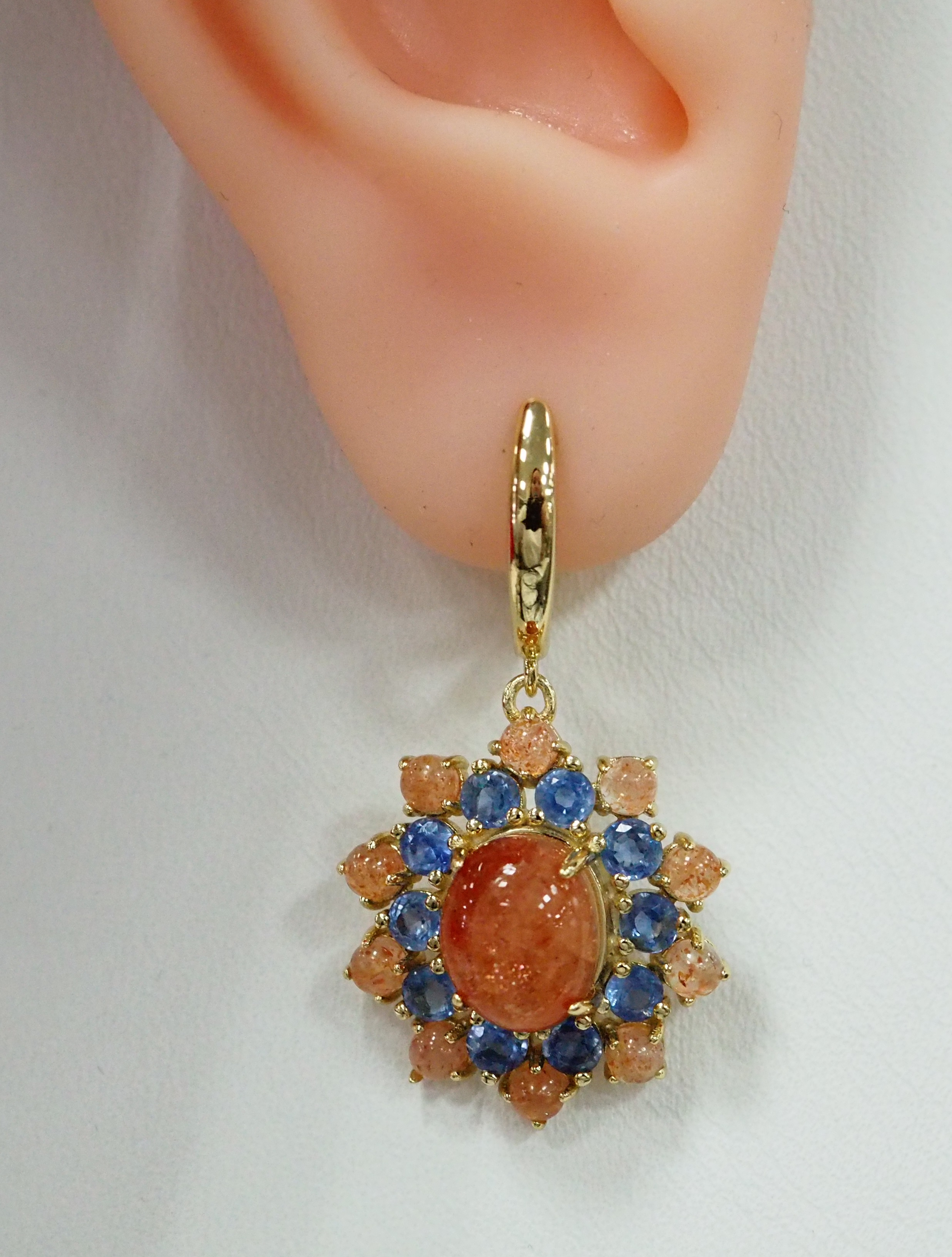 Серебряные серьги с солнечными камнями